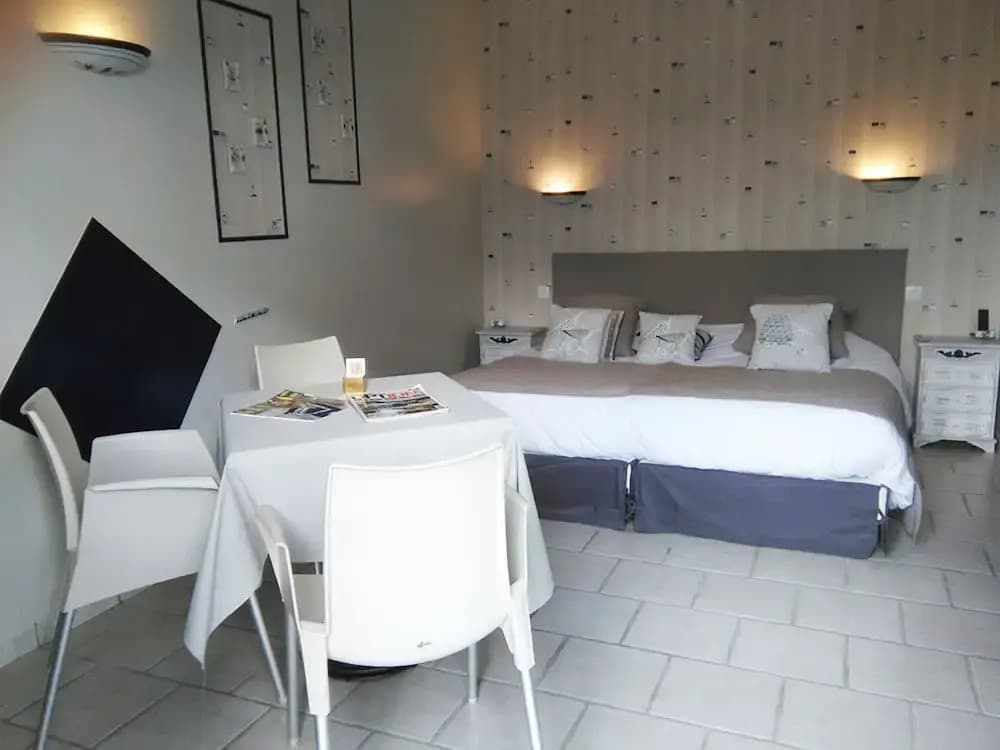 Hotel LX - Photo 4