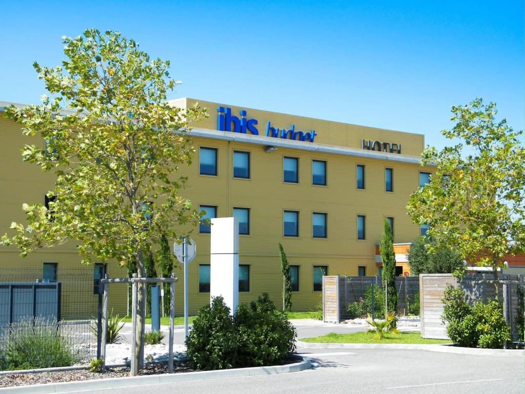 Ibis Budget Castelnaudary - Photo 1