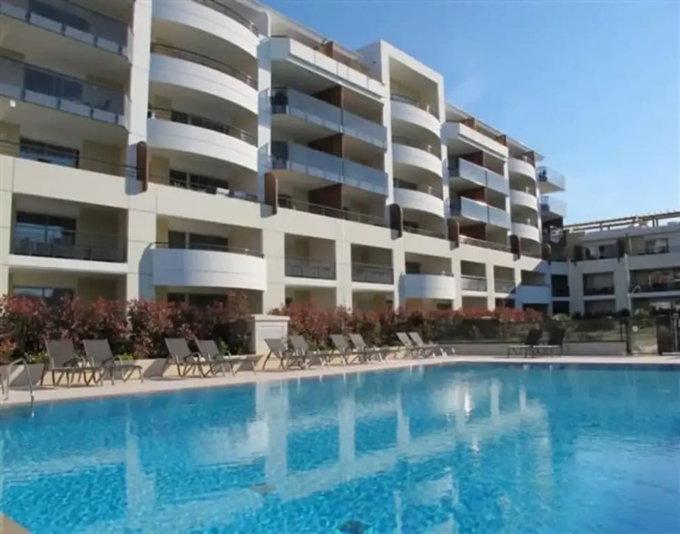 Apartment in Cote D'azur Near the Beach - Miniature 7