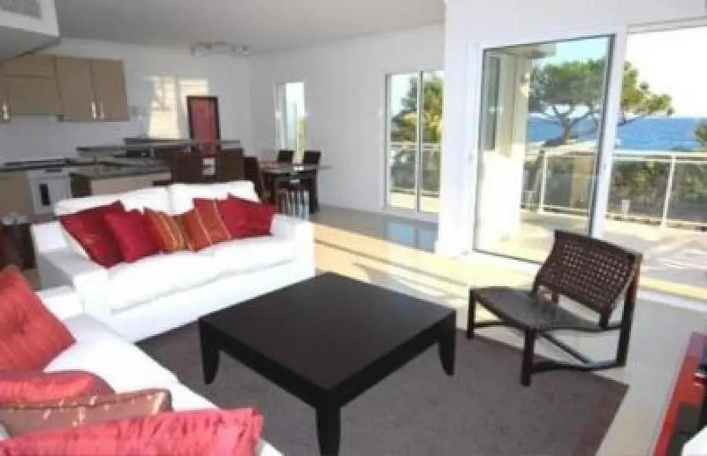 Stunning 2 Bed Apt on the Seafront of Cannes in a High Class Secure Building With Swimming Pool - 463 - Photo 5
