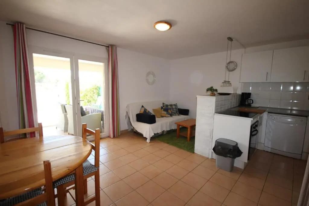 Belle villa 2 chambres terrasse vue réserve naturelle dans résidence sécurisée avec piscine commune 800m de la mer LRCS50...