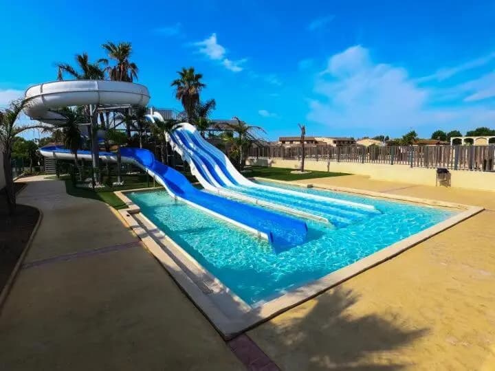 Agréable Maison, DOMAINE TAMARIS, 4 pièces 5 couchages, Wifi, séjour climatisé, Accès payant pour les piscines- PORTIRAGNE...