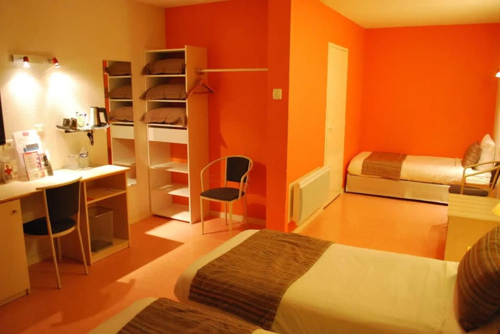 Hotel Tambourin - Photo 4