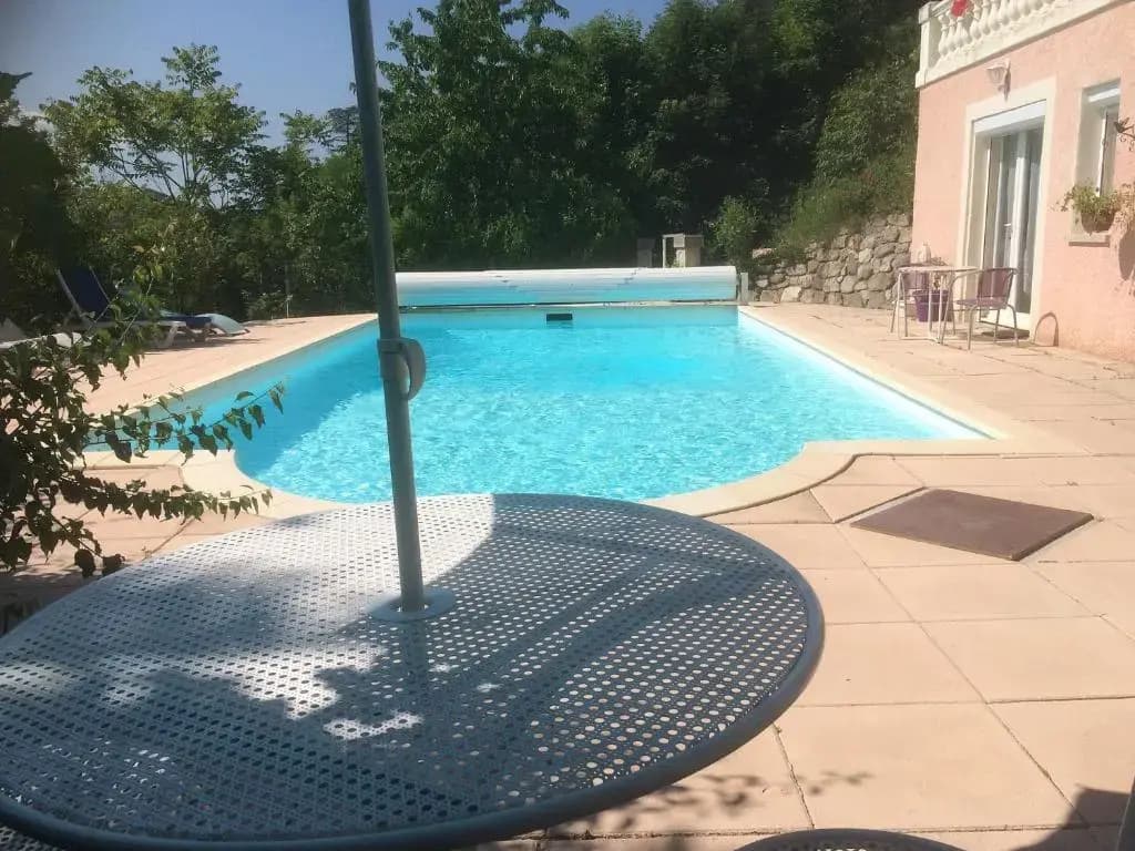 Studio indépendant dans villa avec piscine à Gap - Miniature 6