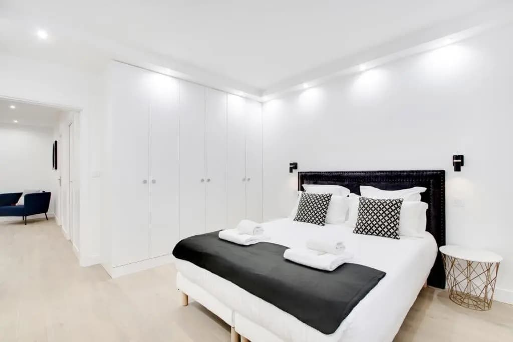 Trocadero/ Eiffel Tower - 3 Bedrooms- All New! - Photo 4