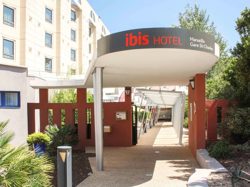 Ibis Marseille Centre Gare Saint Charles - Photo 1