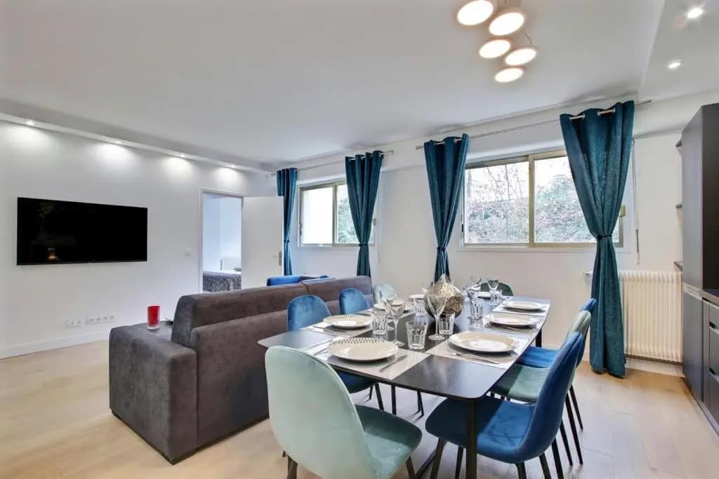 Trocadero/ Eiffel Tower - 3 Bedrooms- All New! - Photo 1