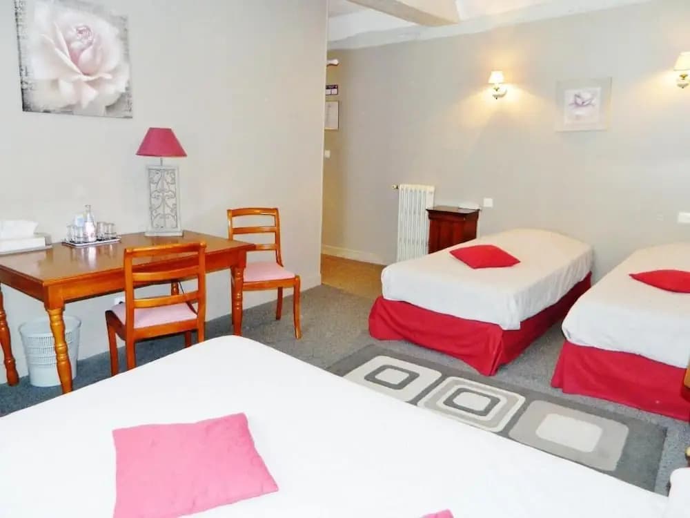 Hotel Restaurant Le Cygne - Photo 5