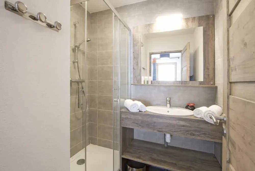 Apartment in Les Deux Alpes Near Ski Area - Miniature 8