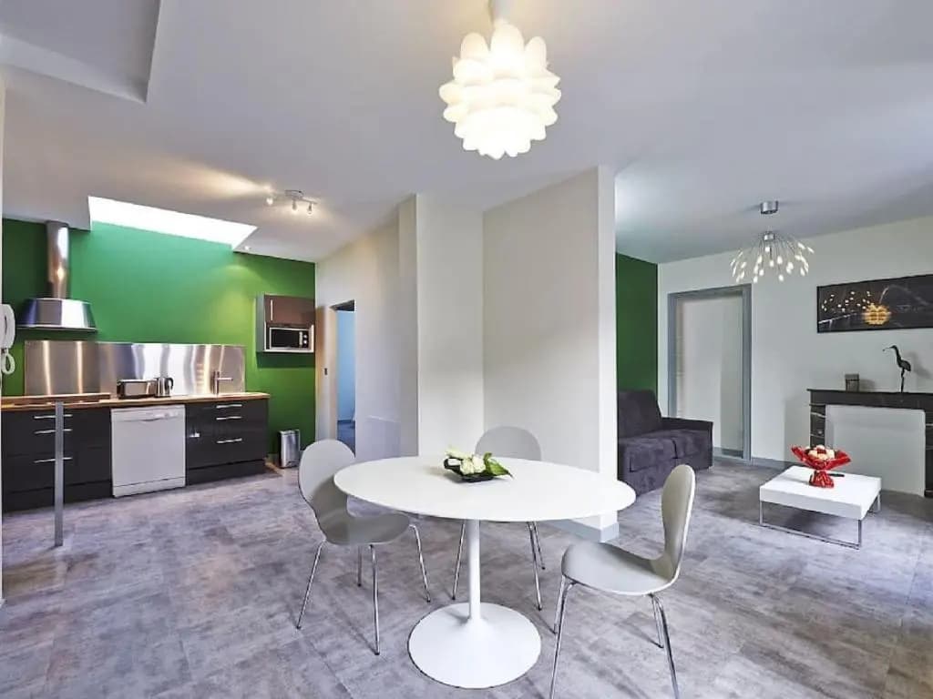 Suit Loft - Photo 2
