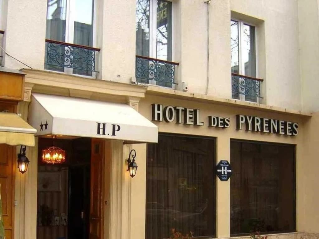Hôtel des Pyrénées - Nation - Photo 1