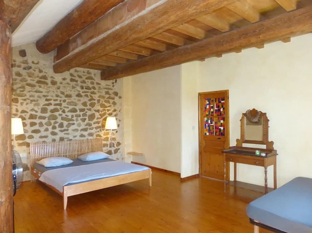 Villa With 5 Bedrooms in Uchaux, With Wonderful Mountain View, Private - Photo 4