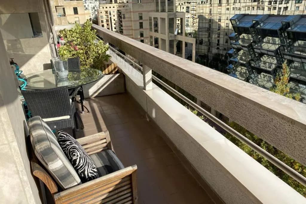 Beautiful Modern Fully Furnished Studio - Photo 4