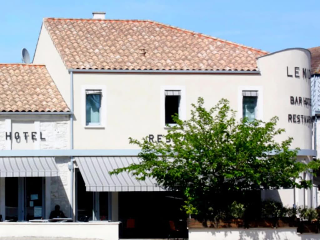 Hôtel le Midi - Photo 1
