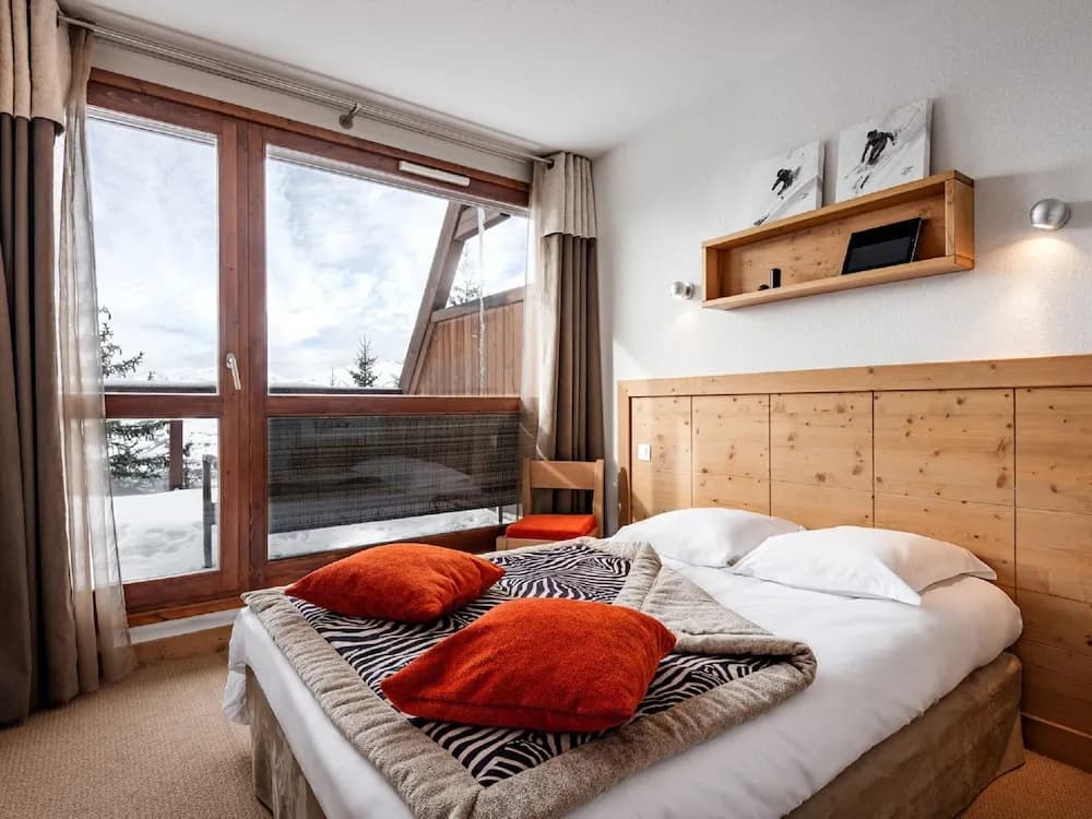 Apartment in France With Balcony Views - Photo 4