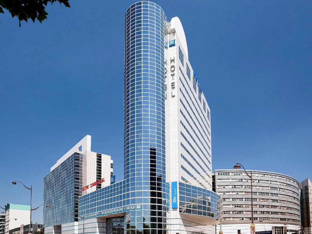 ibis budget Paris Porte de Montreuil - Photo 1