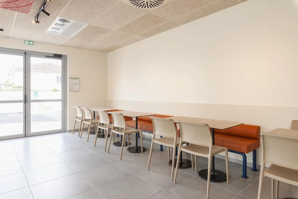 Ibis Budget Mont De Marsan - Miniature 8