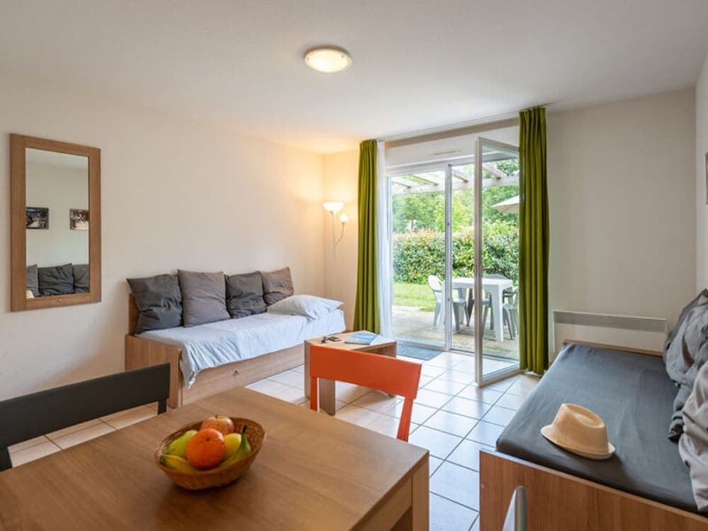 Accessible Stay in Saumur With Terrace - Photo 3