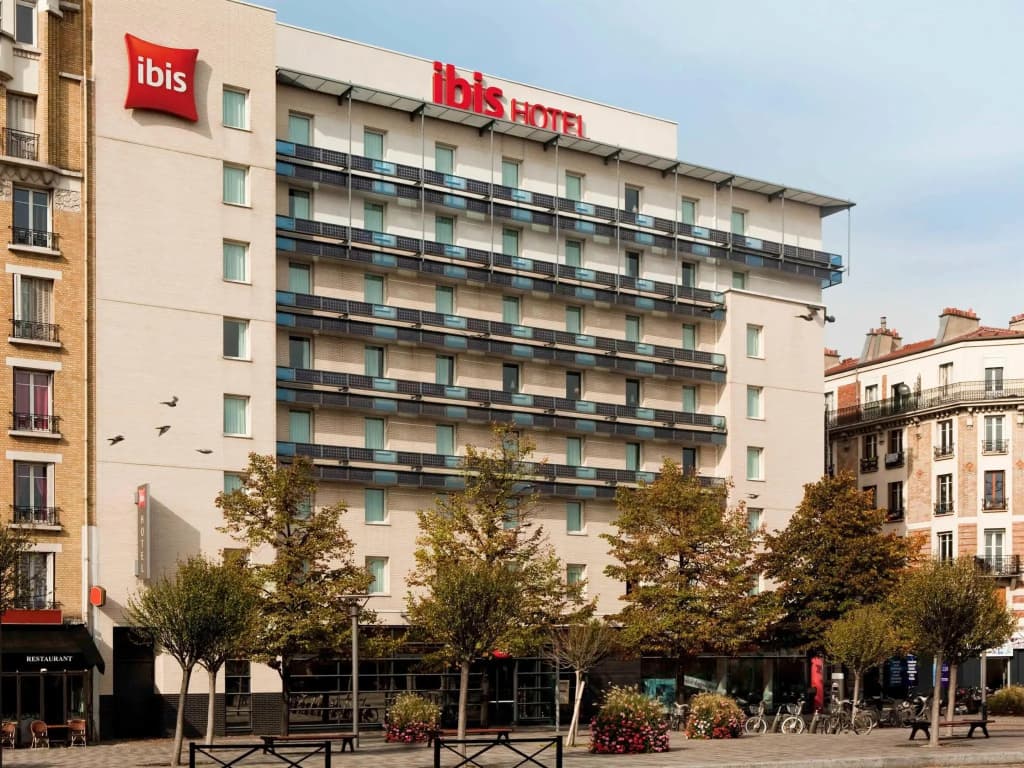 ibis Paris Porte de Clichy Centre - Photo 1