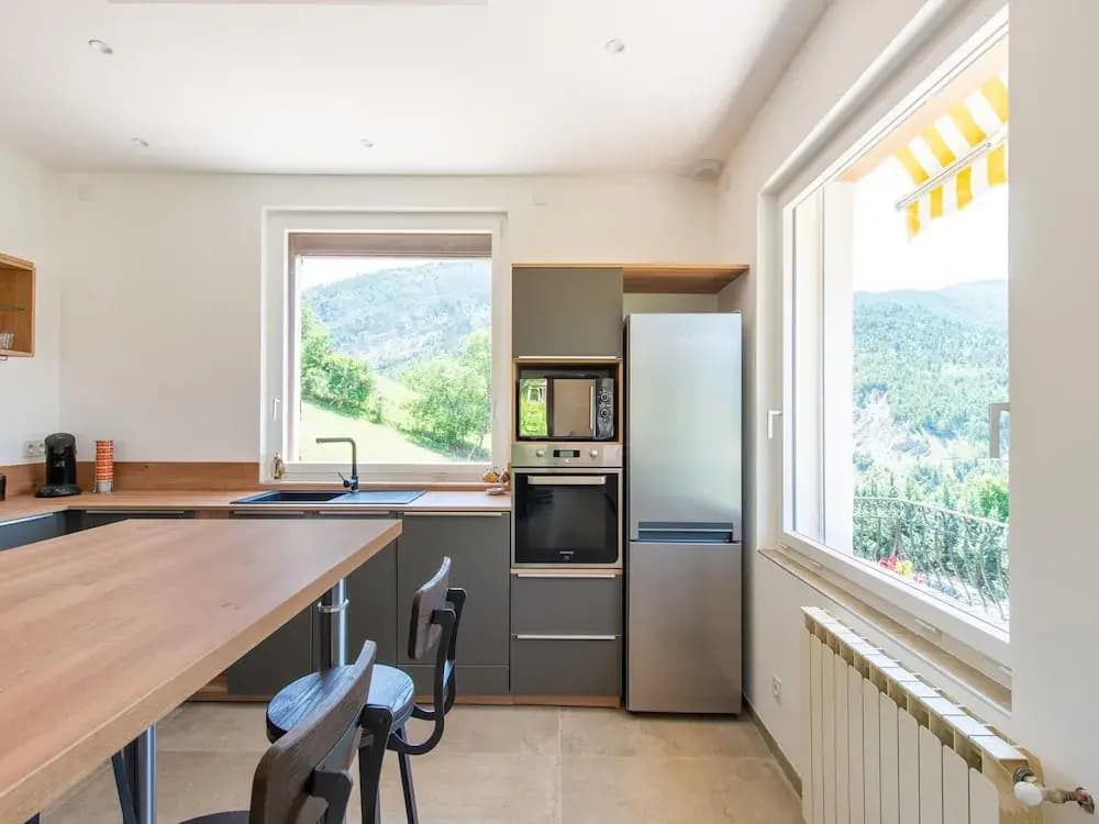 Holiday Home in Saint-julien-du-verdon With Garden - Miniature 7
