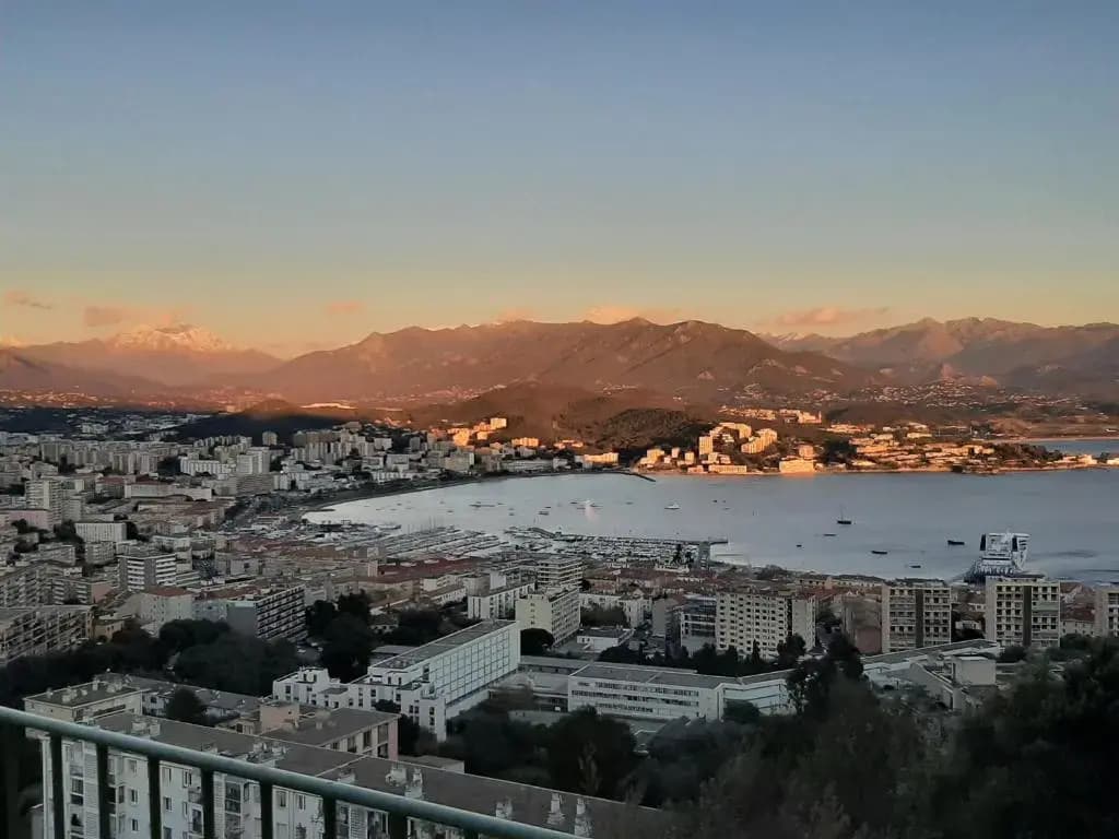 VILLA BELVEDERE D'AJACCIO, VILLA ENTIERE VUE MER POUR 2 à 10 VOYAGEURS - Miniature 8