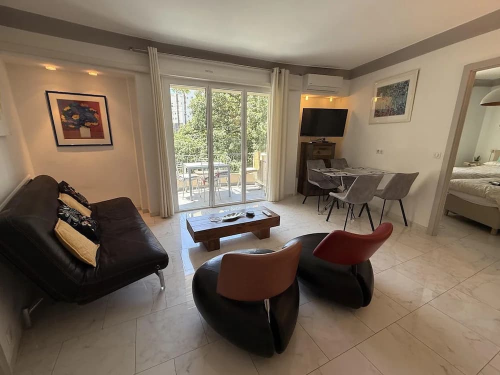 2 BR Apartment in the Center of Cannes - 2305 - Photo 1