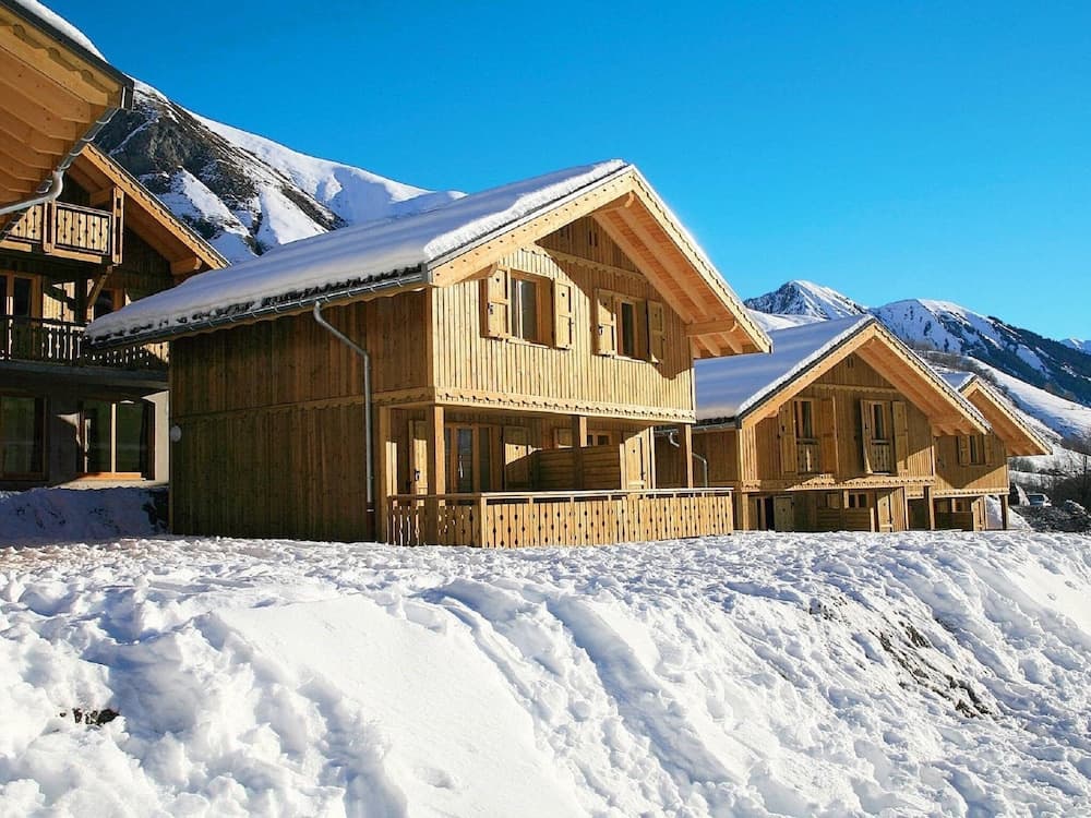 Chalet Living in the Alps - Miniature 8