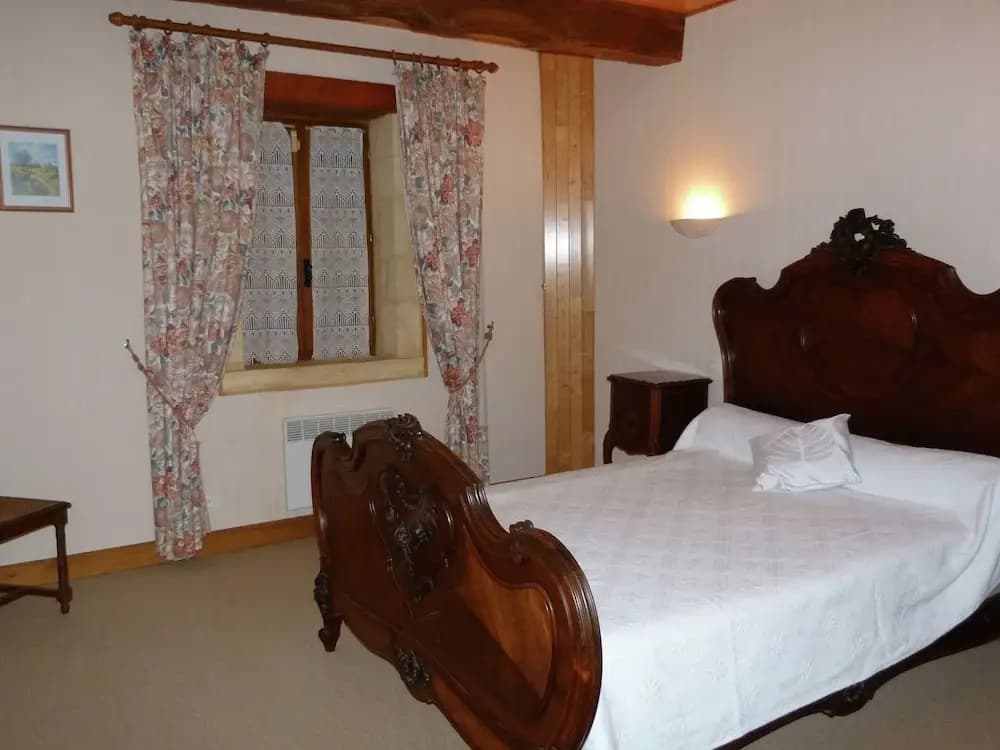 Chic Holiday Home in Siorac-en-perigord With - Photo 4