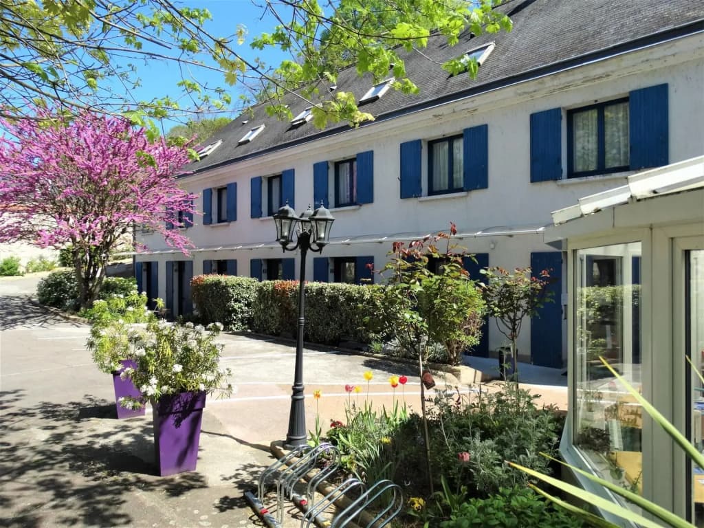 Hotel Le Castel Fleuri - Photo 1