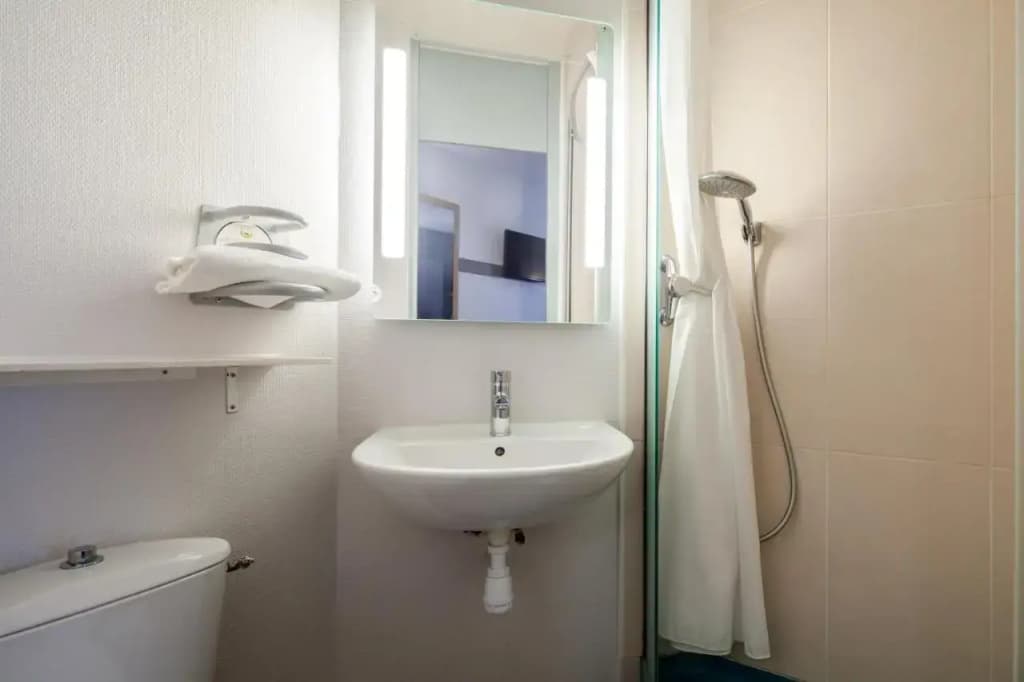 B&B HOTEL Noisy-le-Grand - Miniature 8
