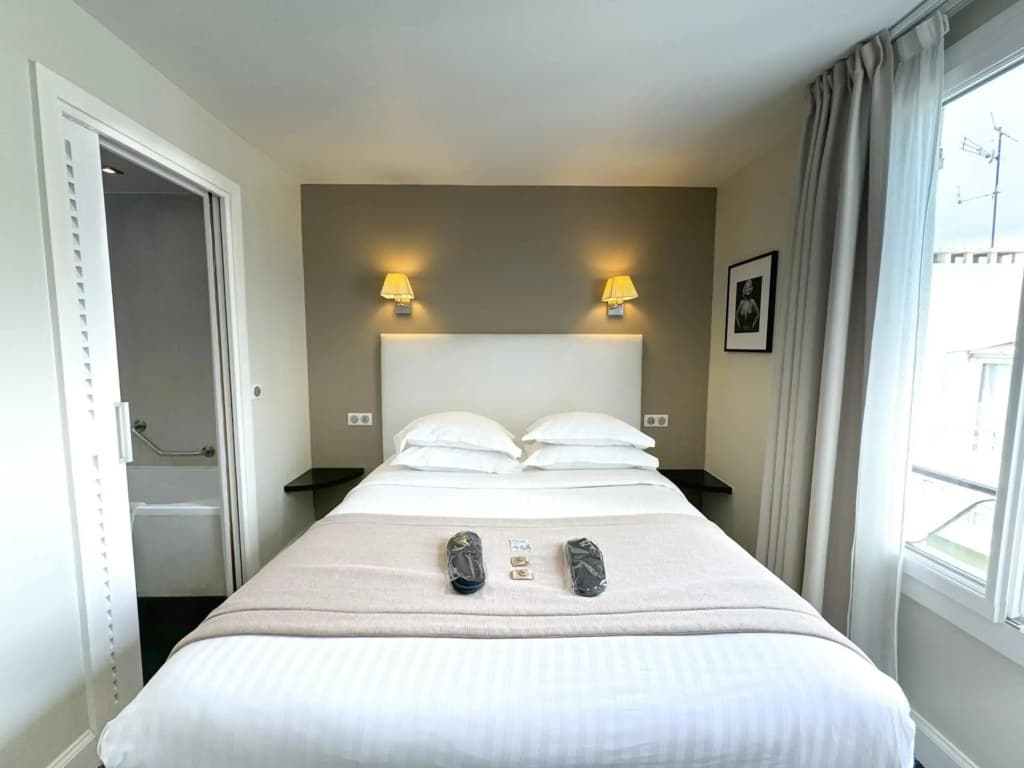 Hotel De Provence - Photo 2