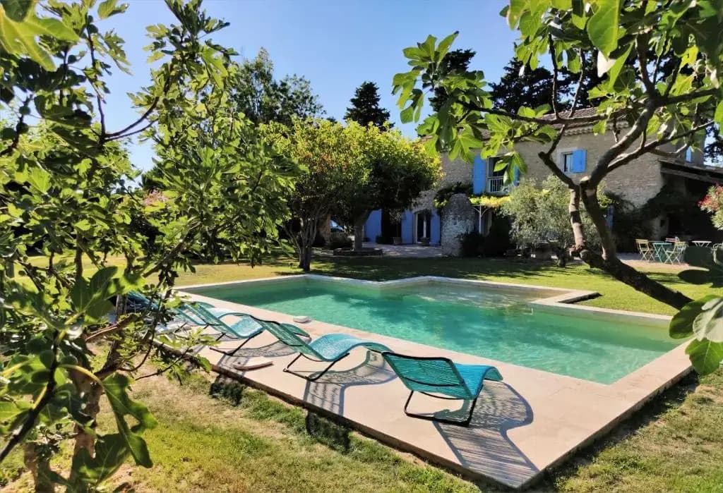 Très beau Mas Provençal avec Piscine Privée Chauffée située aux Vignères, en campagne proche de l'Isle sur La Sorgue au cœ...