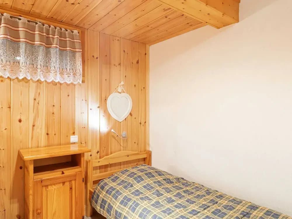 Spacious Holiday Home Near Center of Champagny - Photo 2