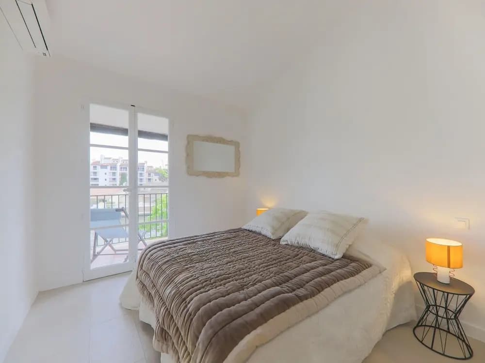 Air-conditioned Apartment Near Beach - Photo 2