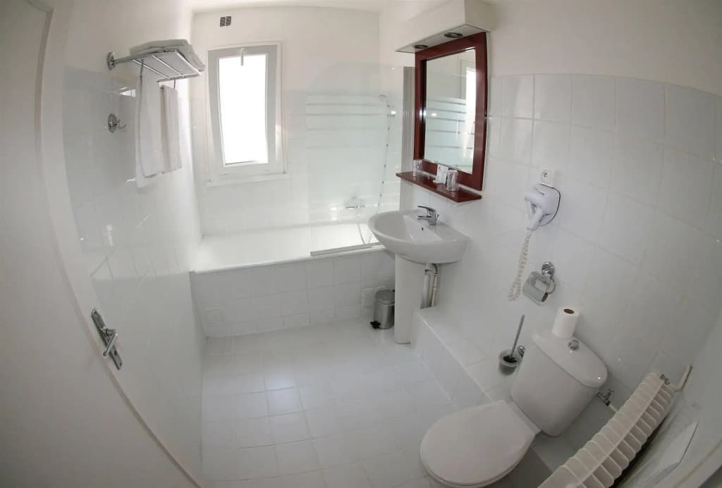 Atalante Hotel - Photo 4