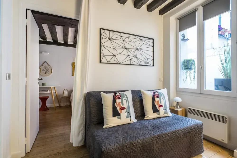 Chic Apartment With Patio - 2br/6p - Le Marais - Miniature 6