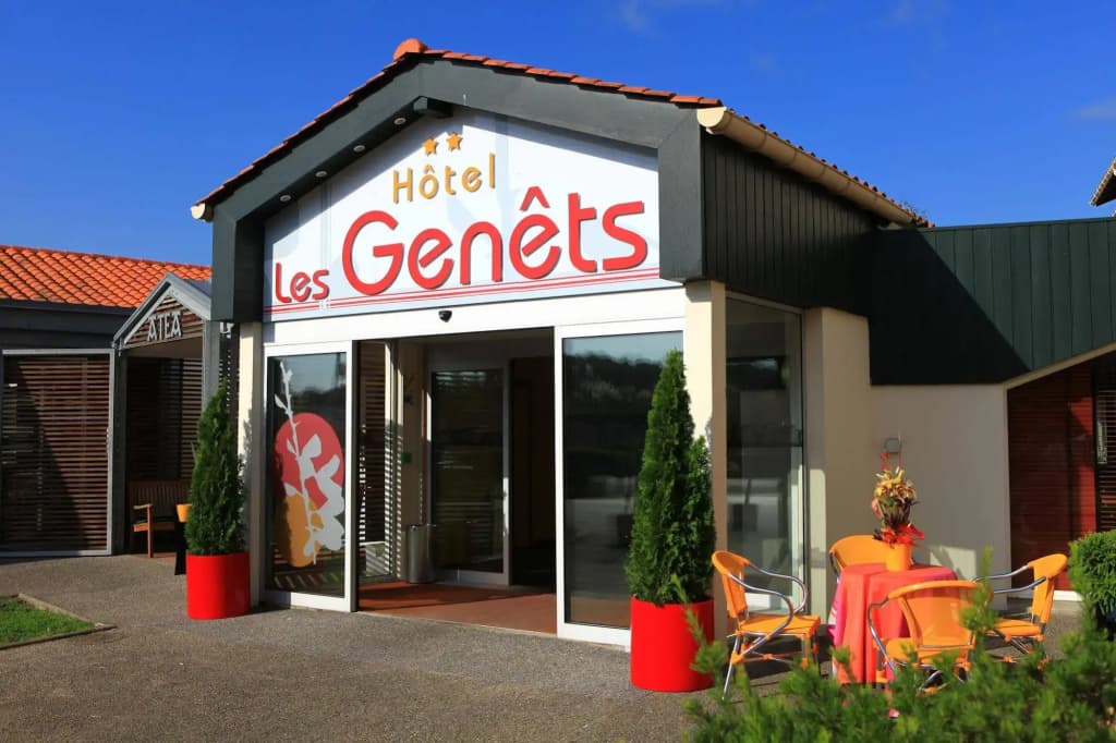 Hôtel les Genêts Bayonne - Photo 1