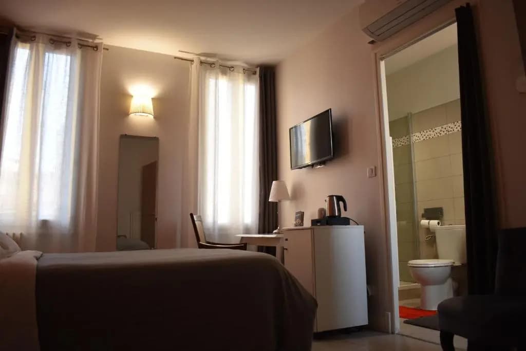 Hotel Henri IV - Photo 3
