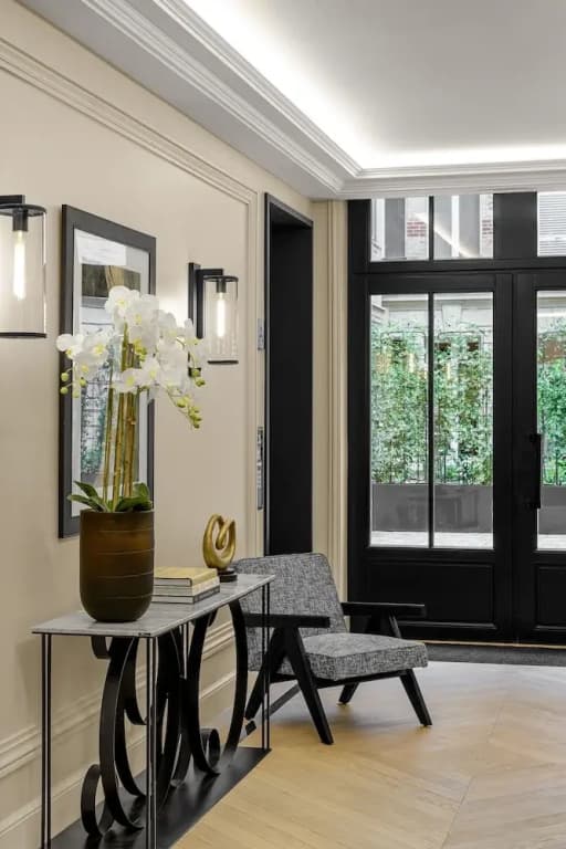 Black Door - Miniature 7