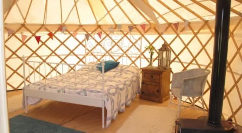 The Coachhouse B&B Bus - Photo 2