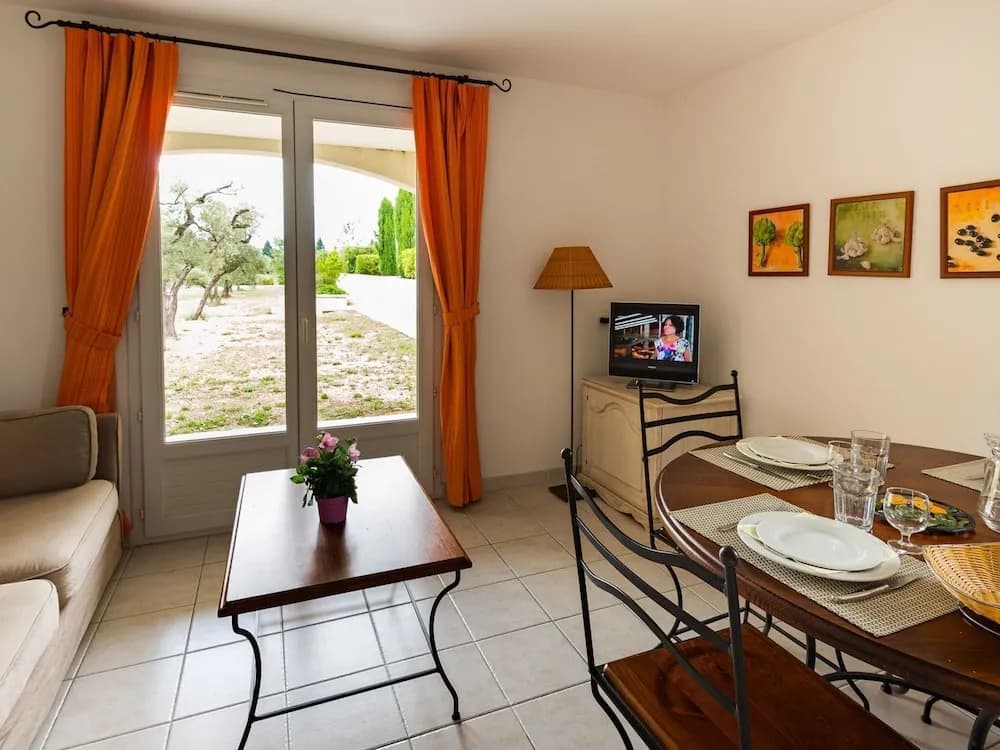 Apartment in Provencal Style in a Beautiful Landscape - Miniature 8