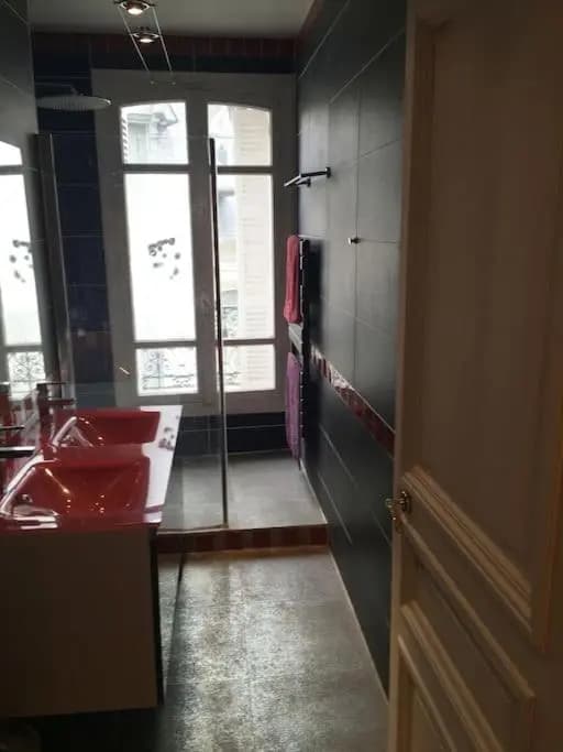 Bel appartement familiale en plein centre ville - Photo 4