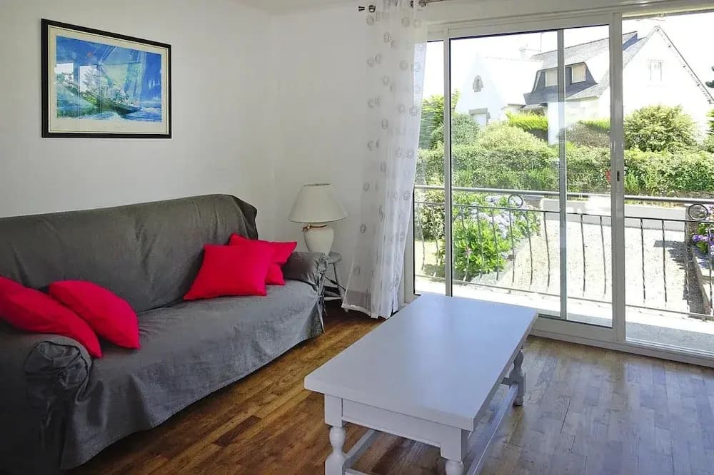 Holiday Home With Beautiful Terrace Area - Photo 3