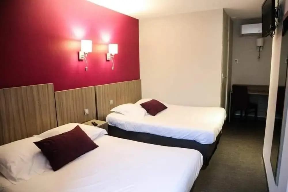 Hôtel du Commerce - Photo 2