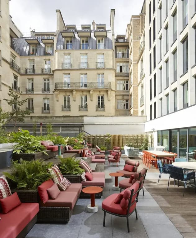 citizenM Paris Champs-Élysees Hotel - Photo 1