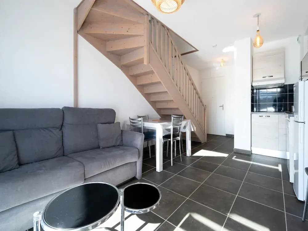 Bright Villa Stay in Serignan - Photo 5