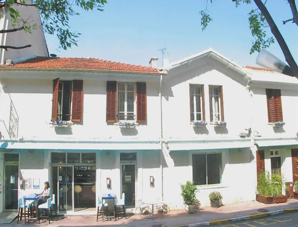 Hotel Saint Charles - Photo 1