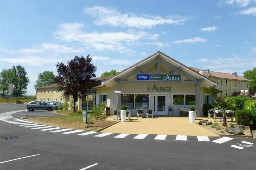 Hotel Kyriad Lyon Est - Bron Eurexpo Le Cottage - Photo 1