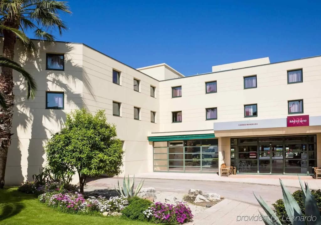 Mercure Cannes Mandelieu - Photo 1