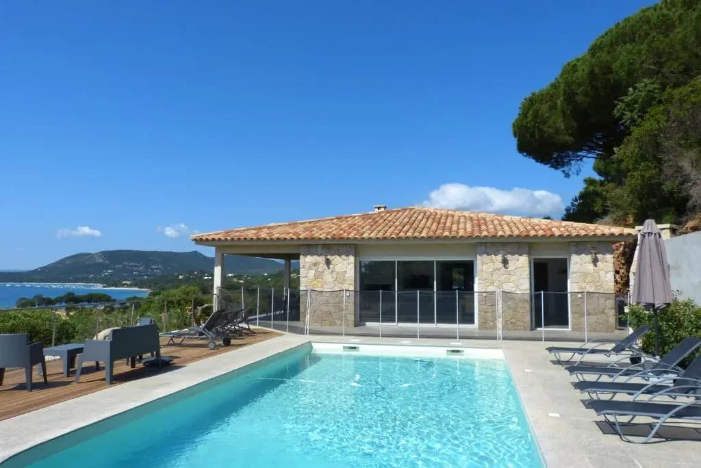 Magnifique villa vue mer et piscine chauffée à 250m de la mer - Miniature 8